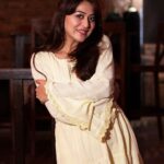 Falaq Naaz Instagram - Smiling through the brights and darks ✨ Outfit : @aadews__ 📍 : @mitronandheri Location PR : @maverick.communication01 📸 : @sn_photografy_06 #FalaqNaaz #FalaqKiFauj #FalaqKiJhalaq #Outfit #Photoshoot #Smile #Fyp