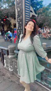 Falguni Rajani Instagram - #vietnam #couchsurfing #hoian #solotraveller #dancing #couchsurfing #nomad #backackerslife #comedyreels #dancingreel #viralreels #viralvideos #reelkarofeelkaro