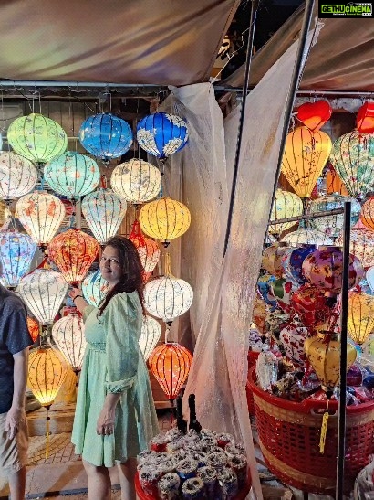 Falguni Rajani Instagram - #vietnam #hoian #lanternfestival #solotraveller #backpackerslife #instagram #reelkarofeelkaro #viralreels #trendingreels #nomad Hoian Ancient Town, Vietnam