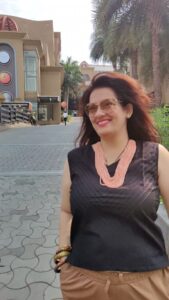 Falguni Rajani Instagram - Yeh kisne jadoo kiya......... #funtime #indianwear #westernwear #traditionaloutfit #travellife #clothstore #jaipuriclothes #viralreels #viralvideos #trendingreels #trendingvideos