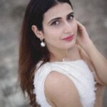 Fatima Sana Shaikh Instagram - 🕊️🕊️🕊️ Styled by @its_mariyamm Outfit:- @therealblife Jewellery:- @goldenwindow @ascend.rohank Clutch:- @oceana_clutches