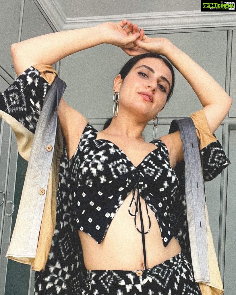 Fatima Sana Shaikh Instagram - Print overdose Outfit: @theikatstory Rings: @bhavyarameshjewelry Earrings: @k_chapters