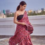 Fatima Sana Shaikh Instagram - 🌸🌸🌸 Saree @raw_mango 📸 @dieppj