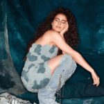 Fatima Sana Shaikh Instagram - Feeling the blues? Make up @richie_muah Hair @salechav Shot by @tejasnerurkarr Styling @srishtikaur Studio @viralvisionstudios