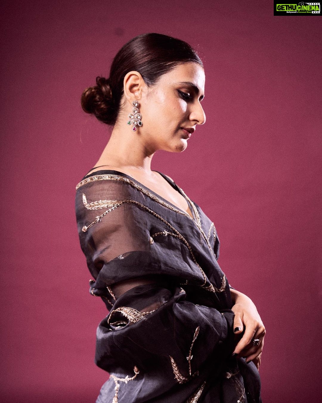 Fatima Sana Shaikh Instagram - 🖤🖤🖤 @raw_mango @merojewellery @dieppj