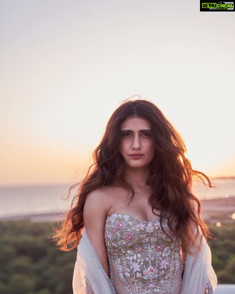 Fatima Sana Shaikh Instagram - Styled by @akshitas11 with @khushi46 Make up - @nishisingh_muah Assisted by - @isha_hmua Hair- @arvindkumar_hair Outfit- @taruntahiliani Jewellery- @aulerthofficial Shot by- @dieppj