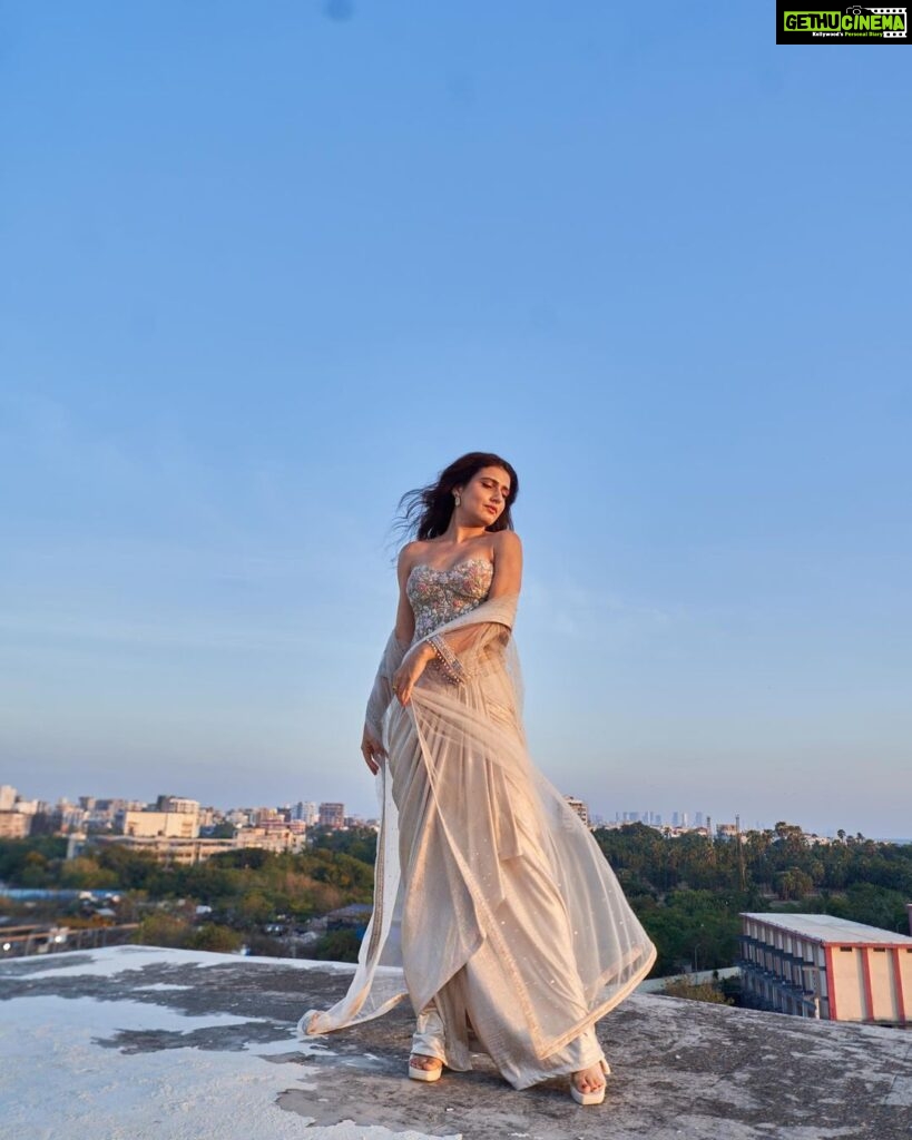 Fatima Sana Shaikh Instagram - Styled by @akshitas11 with @khushi46 Make up - @nishisingh_muah Assisted by - @isha_hmua Hair- @arvindkumar_hair Outfit- @taruntahiliani Jewellery- @aulerthofficial Shot by - @dieppj