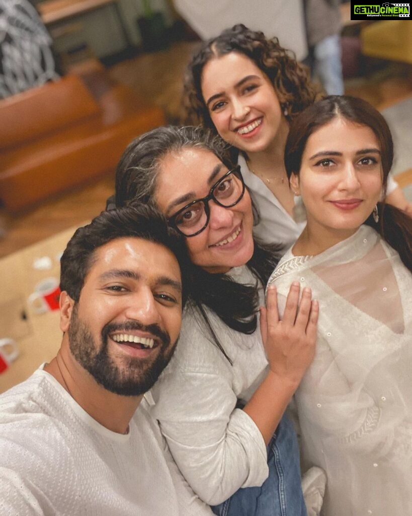 Fatima Sana Shaikh Instagram - Its a wrap for #sambahadur But I am so happy that I got to work with @vickykaushal09 @meghnagulzar and @sanyamalhotra_ again. @meghnagulzar you are such an incredible director and such an inspiration. Thank you for being so authentically you and your passion and clarity of what you want to make, made me want to work harder. Thank you. @vickykaushal09 dost, tum kitne ache actor ho!!!! How can you be so good! And so calm and also a acha aadmi. So glad that I got to work with you! ❤️ @sanyamalhotra_ shishter, kya hi Bolna tumhaare baare main. Another film together. And another film where you'll shine like you always do. Star ❤️ @maharrshshah friend!!! Silent supporter 🤗🤗🤗 thank you for existing. You still have to give me some books and I have to send you some.