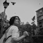 Fatima Sana Shaikh Instagram – जो बात महीनों में ख़ुश्क तक़रीरों से नहीं समझाई जा सकती, चुटकियों में एक फ़िल्म के ज़रीये से ज़हन नशीन कराई जा सकती है।
– सआदत हसन मंटो 
.
Shot by – @tarunchouhan_ph ✨🌼
.
Outfit – @raw_mango ✨
