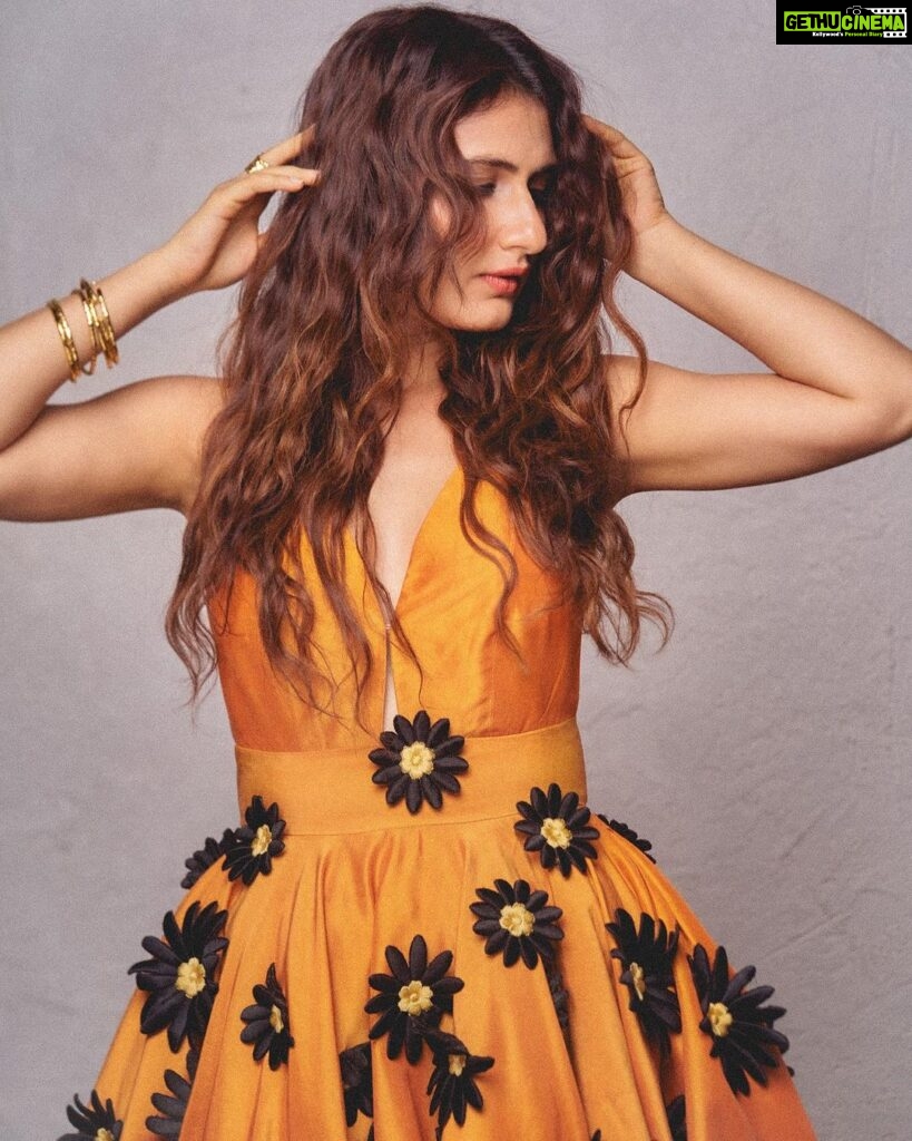 Fatima Sana Shaikh Instagram - One with @fatimasanashaikh 🌻 Outfit @therealblife Accessories @equiivalence Styled by @its_mariyamm Assisted by @palakbhate Photography @dieppj Mua @dhwanidave18 Hair @paloshell . . . . .