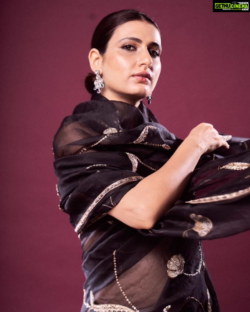 Fatima Sana Shaikh Instagram - Saree is my safe space :) Saree @raw_mango Earrings @merojewellery Photo @dieppj