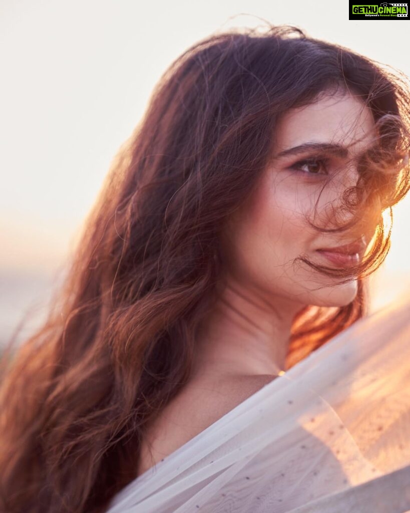 Fatima Sana Shaikh Instagram - Styled by @akshitas11 with @khushi46 Make up - @nishisingh_muah Assisted by - @isha_hmua Hair- @arvindkumar_hair Outfit- @taruntahiliani Jewellery- @aulerthofficial Shot by- @dieppj