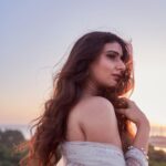 Fatima Sana Shaikh Instagram - Styled by @akshitas11 with @khushi46 Make up - @nishisingh_muah Assisted by - @isha_hmua Hair- @arvindkumar_hair Outfit- @taruntahiliani Jewellery- @aulerthofficial Shot by- @dieppj