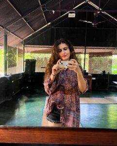 Fatima Sana Shaikh Instagram - Random bunch of selfies while I was at @adishaktitheatre 
:)