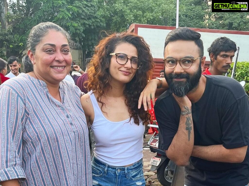 Fatima Sana Shaikh Instagram - Its a wrap for #sambahadur But I am so happy that I got to work with @vickykaushal09 @meghnagulzar and @sanyamalhotra_ again. @meghnagulzar you are such an incredible director and such an inspiration. Thank you for being so authentically you and your passion and clarity of what you want to make, made me want to work harder. Thank you. @vickykaushal09 dost, tum kitne ache actor ho!!!! How can you be so good! And so calm and also a acha aadmi. So glad that I got to work with you! ❤️ @sanyamalhotra_ shishter, kya hi Bolna tumhaare baare main. Another film together. And another film where you'll shine like you always do. Star ❤️ @maharrshshah friend!!! Silent supporter 🤗🤗🤗 thank you for existing. You still have to give me some books and I have to send you some.