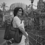 Fatima Sana Shaikh Instagram - जो बात महीनों में ख़ुश्क तक़रीरों से नहीं समझाई जा सकती, चुटकियों में एक फ़िल्म के ज़रीये से ज़हन नशीन कराई जा सकती है। - सआदत हसन मंटो . Shot by - @tarunchouhan_ph ✨🌼 . Outfit - @raw_mango ✨
