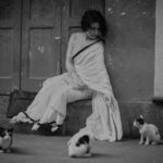 Fatima Sana Shaikh Instagram - जो बात महीनों में ख़ुश्क तक़रीरों से नहीं समझाई जा सकती, चुटकियों में एक फ़िल्म के ज़रीये से ज़हन नशीन कराई जा सकती है। - सआदत हसन मंटो . Shot by - @tarunchouhan_ph ✨🌼 . Outfit - @raw_mango ✨