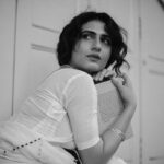 Fatima Sana Shaikh Instagram – फिल्मों को कामयाब बनाने और सितारे पैदा करने के लिए हमें सितारा-शनास निगाहों की ज़रूरत है।
– सआदत हसन मंटो 
.
Shot by – @tarunchouhan_ph 🌸
.
Outfit – @raw_mango 💐