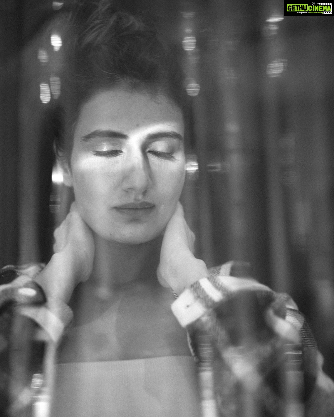 Fatima Sana Shaikh Instagram - Eyes wide shut