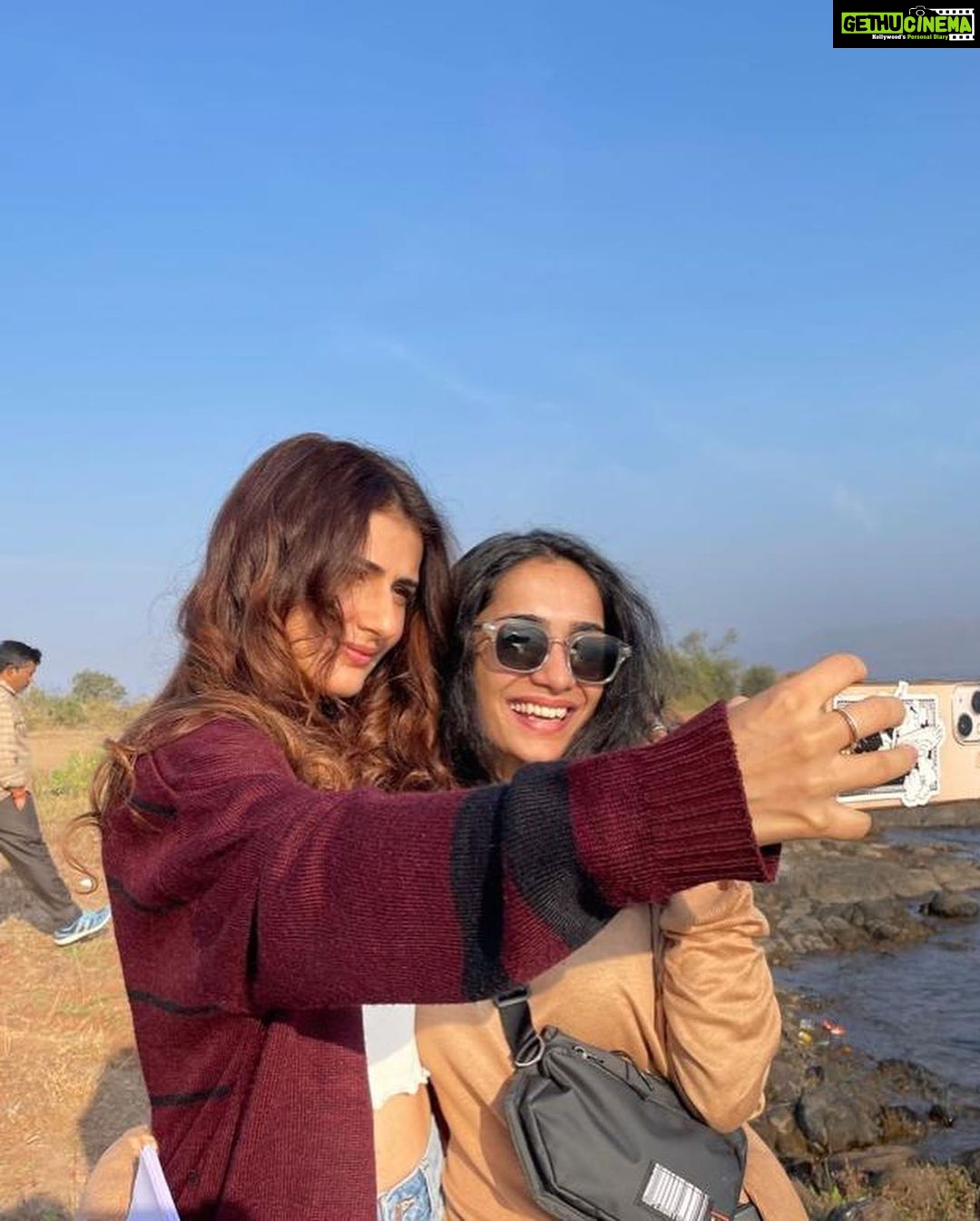 Fatima Sana Shaikh Instagram - @_riasingh_ You are mad! Filming with you was such a wholesome experience❤️ Thank you so much for your love and madness. The whole team was such a joy to work with ❤️❤️ Taj was truly very special 👑 Thank you @vizdumb for giving us taj