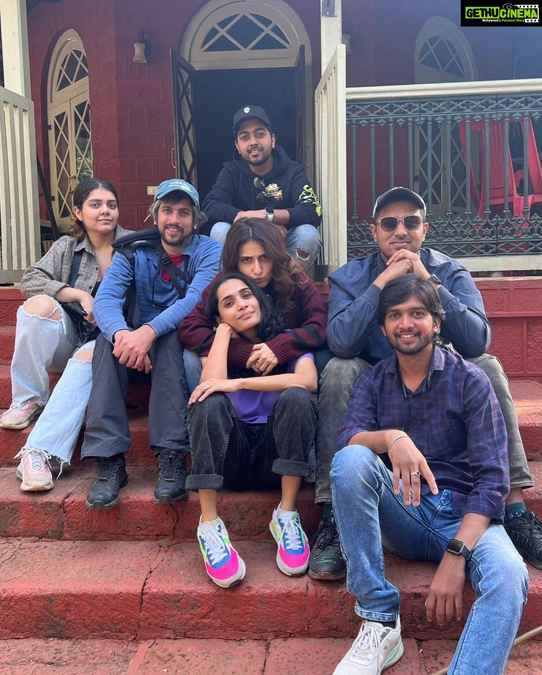 Fatima Sana Shaikh Instagram - @_riasingh_ You are mad! Filming with you was such a wholesome experience❤️ Thank you so much for your love and madness. The whole team was such a joy to work with ❤️❤️ Taj was truly very special 👑 Thank you @vizdumb for giving us taj