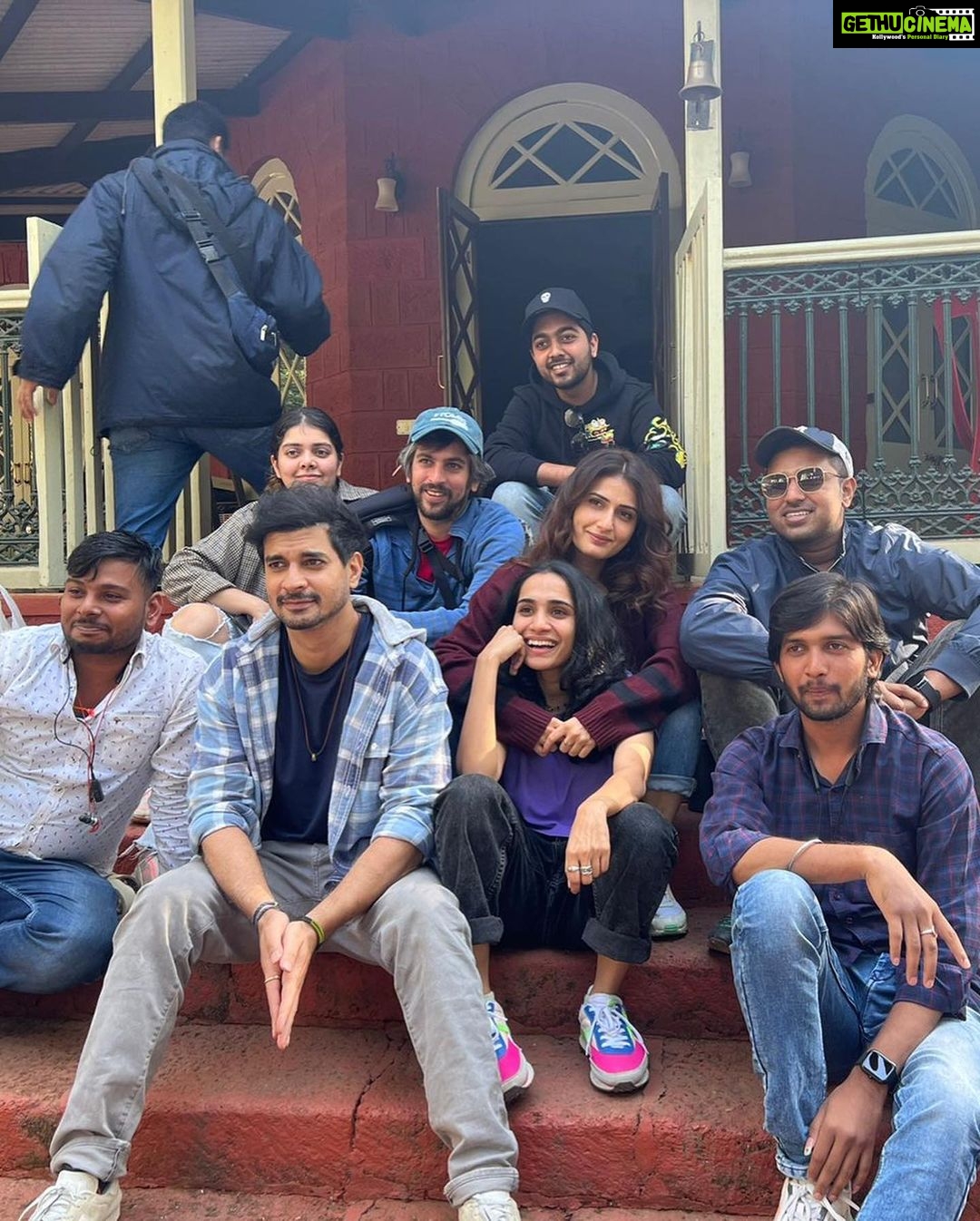 Fatima Sana Shaikh Instagram - @_riasingh_ You are mad! Filming with you was such a wholesome experience❤️ Thank you so much for your love and madness. The whole team was such a joy to work with ❤️❤️ Taj was truly very special 👑 Thank you @vizdumb for giving us taj