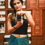Fatima Sana Shaikh Instagram - Mausam alag, sheher alag, hum bhi alag.. Par, Camera humesha saath main ❤️ happy world photography days doston. #worldphotographyday