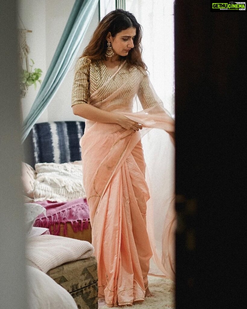 Fatima Sana Shaikh Instagram - Saree is a vibe. 🌸🌸🌸 Wearing @raw_mango