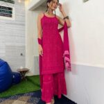 Fenil Umrigar Instagram - keep going, love 🌸 Wearing : @lucknow_i_chikan