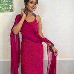 Fenil Umrigar Instagram - keep going, love 🌸 Wearing : @lucknow_i_chikan