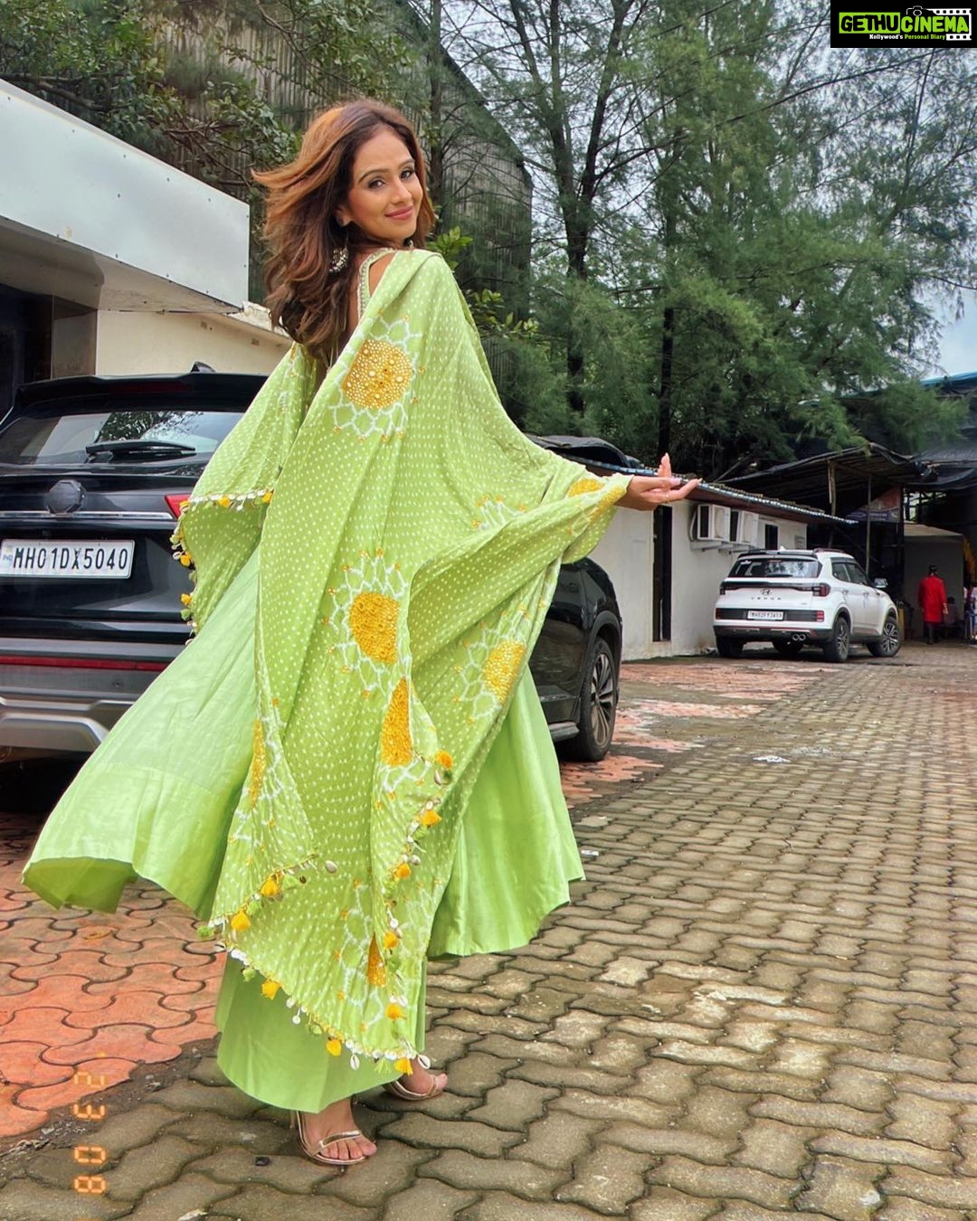Fenil Umrigar Instagram - sunshine state of mind 🍃