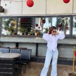 Fenil Umrigar Instagram - happy happy day🌻 Shirt : @allaround.in Denim : @vaire.official 🕶️: @rayban 👟: @zara 📍: @glocaljunction