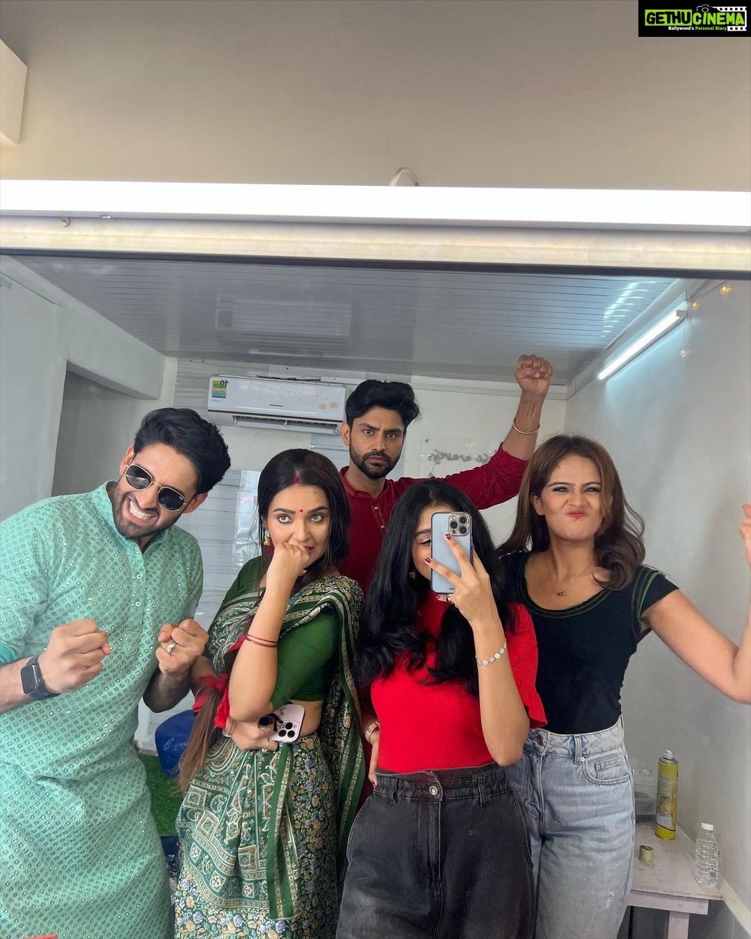 Fenil Umrigar Instagram - we never go out of Style🚀