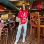 Fenil Umrigar Instagram - happy day today!🌻 📍: @mitronandheri 👕: @seismichype