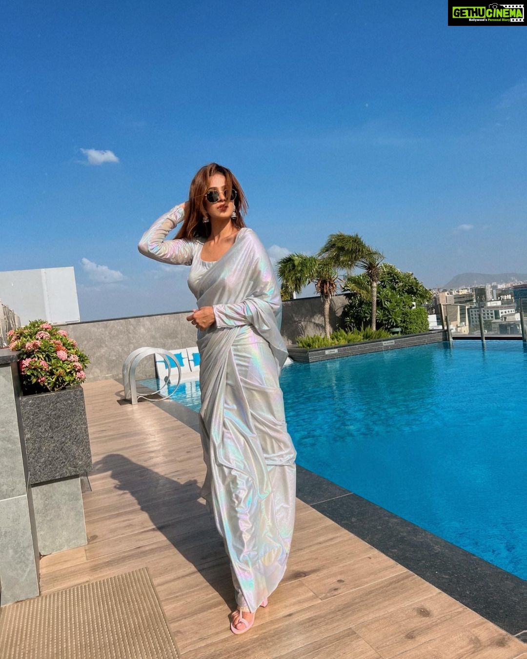 Fenil Umrigar Instagram - sun is shinin and so are you