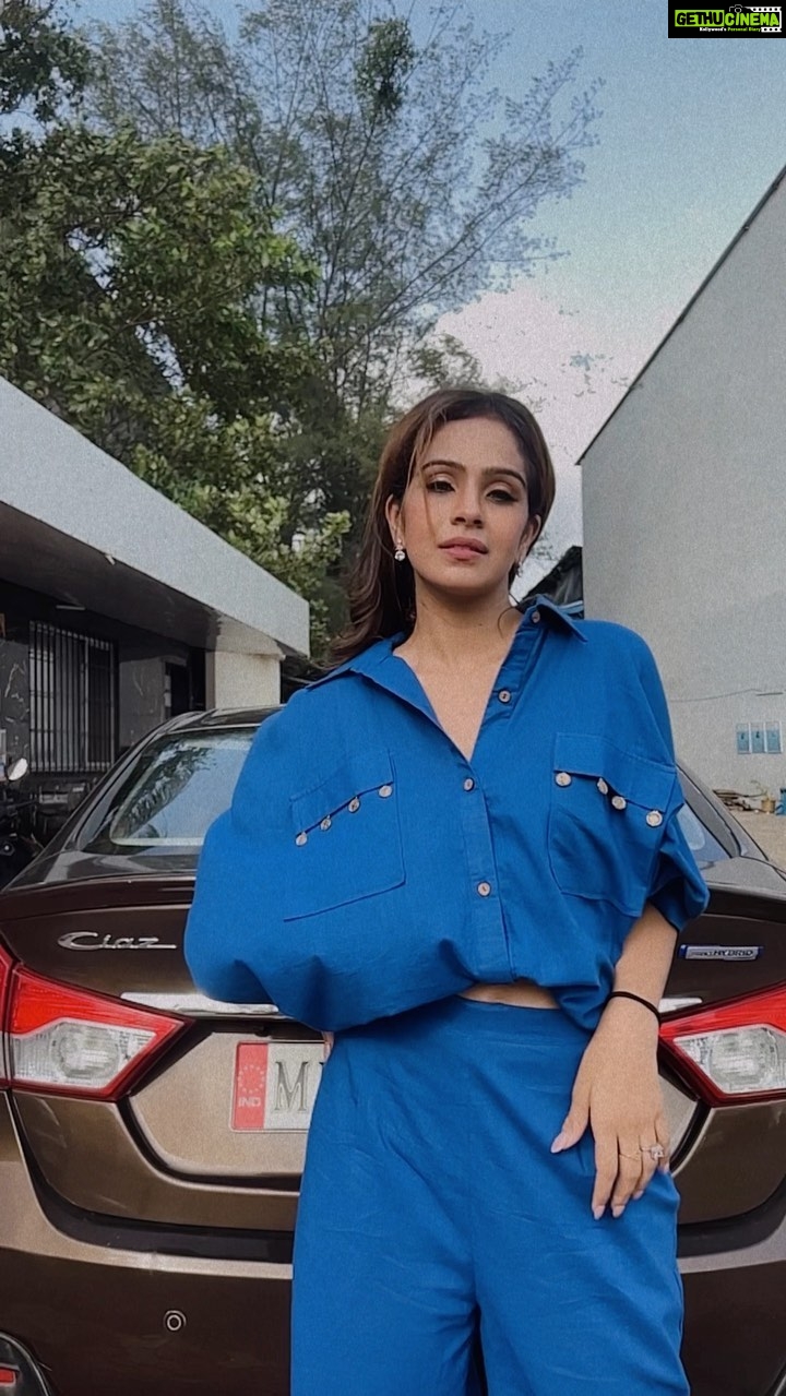 Fenil Umrigar Instagram - Send a prayer up and stay away from bad energy🤓