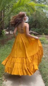 Fenil Umrigar Instagram - Zindagi 🤍

Wearing : @bunaai