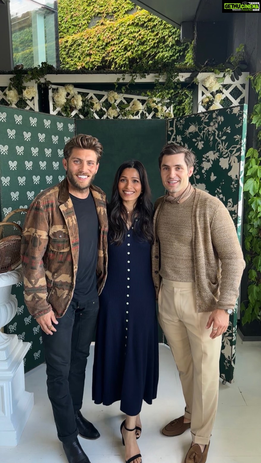 Freida Pinto Instagram - From cheering on all our favorite players to bumping into friends - you can’t go wrong at @wimbledon. Jewelry,: @jenckshowland, @mejuri, @pdpaola_jewelry Dress: @ralphlauren Shoes: @sam_edelman #PoloRLStyle #RLTennis #tennis #wimbledon #summergrwm #summervibes #grwmreel London, United Kingdom