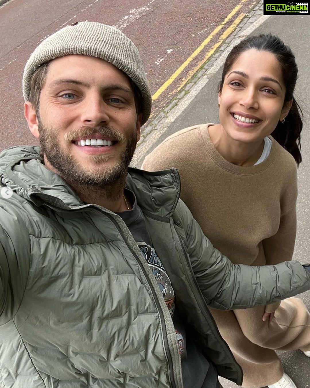Freida Pinto Instagram - Happy Tuesday from our little family to yours.