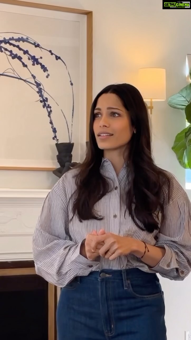 Freida Pinto Instagram - It’s a few days before Christmas and I had hoped that my playlist would blast all my favourite Christmas songs. However I must report, @cocomelon_official still dominates this household and particularly “Pasta Song “