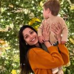 Freida Pinto Instagram - Best time of the year! What are your favorite winter traditions?