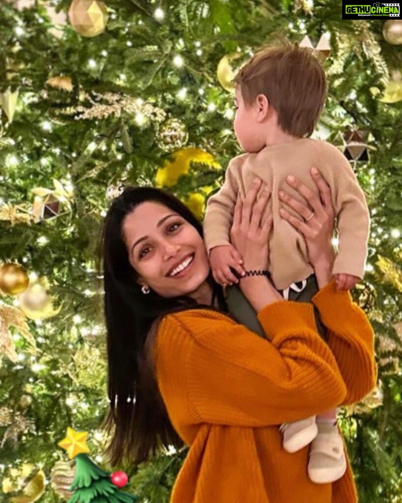 Freida Pinto Instagram - Best time of the year! What are your favorite winter traditions?