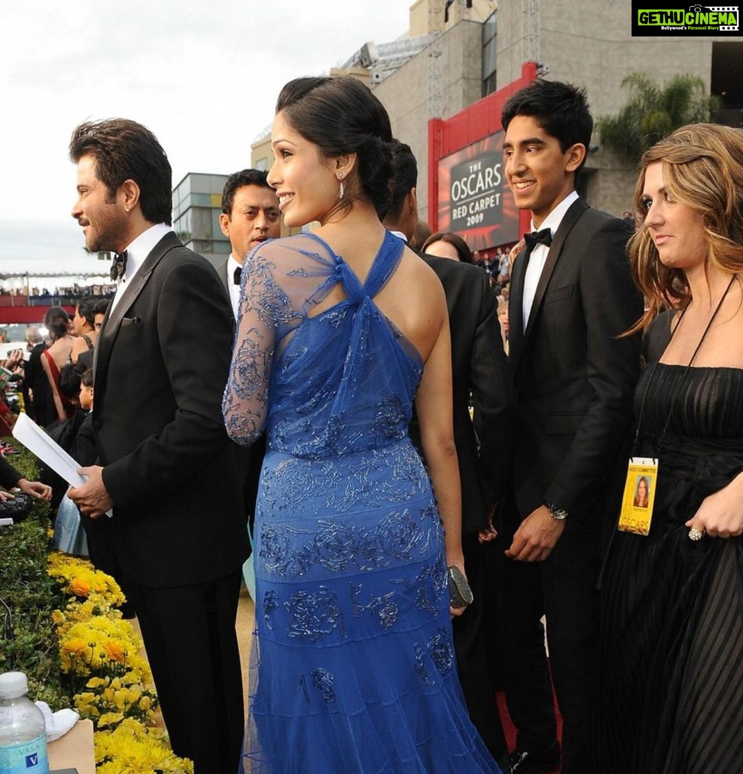 Freida Pinto Instagram - Every year around this time I feel so much nostalgia about this little engine that could called Slumdog Millionaire. It was such a glorious celebration of the underdog. The misfit that came kicking and screaming into the world and touched so many hearts and minds. It's been 14 years and our little baby that almost went straight to DVD ( fact!) still brings up the same kind of unadulterated joy and hope to me and many around me. I sometimes still have moments of disbelief but the older I get I've learned to own the little achievements because it was against all odds and it was no mean feat. Believe it..this happened! And you deserve it! I also want to remember Irrfan Khan who isn't with us anymore as well as Satish Kaushik passed away a few days ago. Two legends from the Indian film industry. Hope you are reunited in the afterlife and having your own party. Also do not miss Dev hoisting the then little Rubina Ali to take in that enormous moment. We could feel the support from every corner of that room. It's been an absolute marvelous journey of peaks and valleys since then but will save that for another time. Congratulations to all the nominees this year and to all the great work of art in cinema that may not have been nominated. You told your story your way and that in itself is an incredible feat. Los Angeles, California