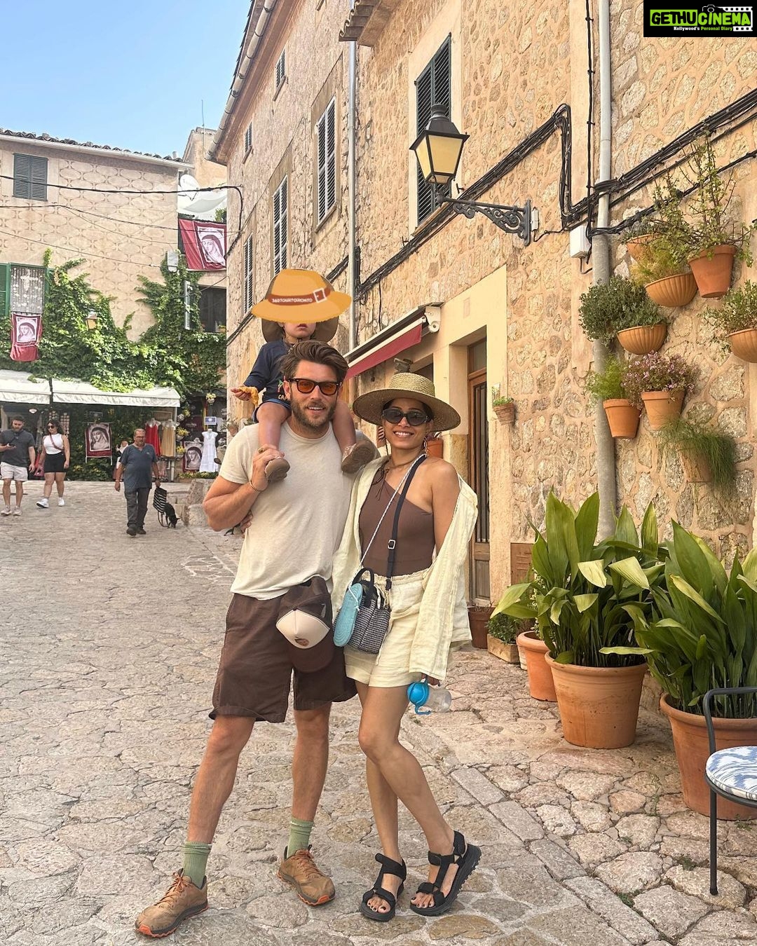 Freida Pinto Instagram - Adventures with my favorite boys. Mallorca