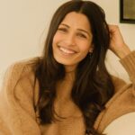 Freida Pinto Instagram -