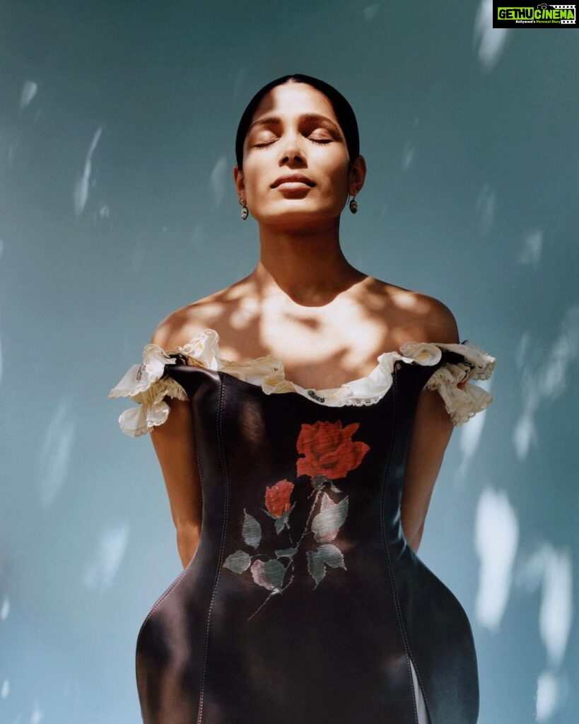 Freida Pinto Instagram - These pictures, shot on film, make me feel seen. Not as a model or as an actress... but simply a human - a woman who loves flowers and fashion and has something to say that matters to her. If you haven’t read @emilycro piece for @marieclaireuk… please do. I truly feel this interview did not betray my openness or honesty. My words are my words and the writer's prose is soulful, thoughtful and respectful. TEAM MAKE-UP: @naokoscintu HAIR: @dayaruci NAILS: @emilyroselansley STYLIST: @nikhilmansata PHOTOGRAPHER: @ashishisshah EDITOR IN CHIEF: @andreacanwrite SHOOT/ FILM DIRECTOR: @lisaoxenham WORDS: @emilycro PRODUCER: @grace.warn ART EDITOR: @anaospinatejeiro CHIEF SUB EDITOR: @nicolamoyne PHOTO ASSISTANT: @edwardemberson PHOTO ASSISTANT: @wall_de_flower FASHION ASSISTANT: @roshnisukhlecha MAKEUP ASSISTANT: @rachaelthomasmakeup LOCATION: @chelsea_physic_garden London, Unιted Kingdom