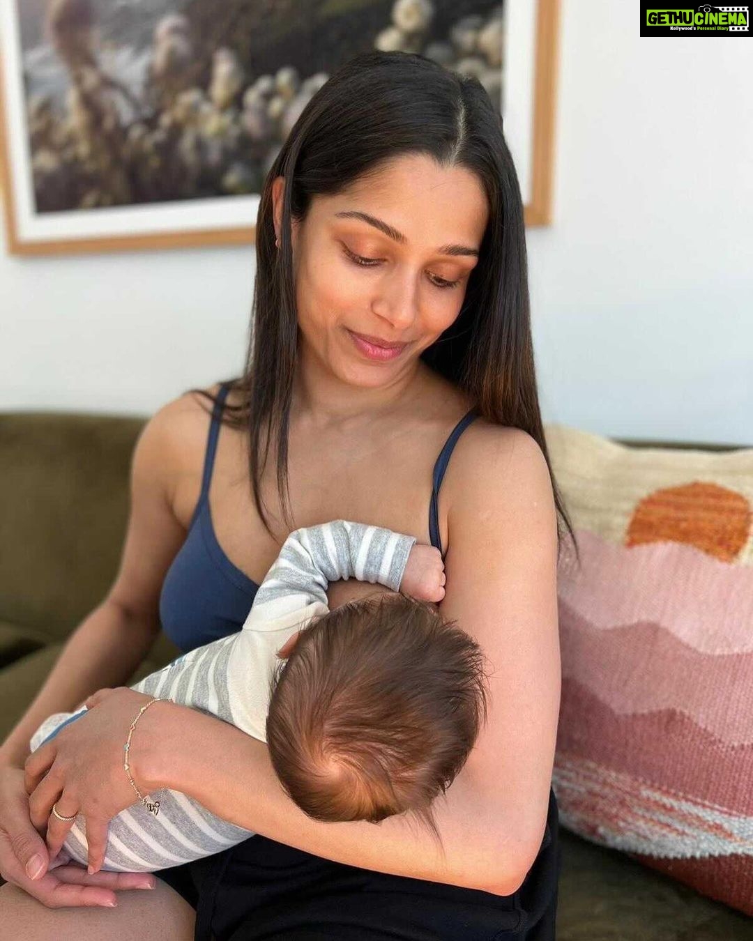 Freida Pinto Instagram - Keeping things real here with a little Instagram vs. reality moment from the early days of postpartum. Being a mom is messy - literally - and sometimes, we just have to laugh it off. @thisis.anya and myself are calling all moms to join our Postpartum Realities Challenge and share your funniest postpartum moments, from diaper messes, to breastmilk spills, to postpartum hair, and everything in between! Share your best moments with us and tag @thisis.anya to help us normalize postpartum realities. I’d like to nominate - @livlogolding @laurenpaul8 @ashleygraham @nehadhupia @carolinevreeland @livelaughlovemomlife @mandymooremm @evachen212