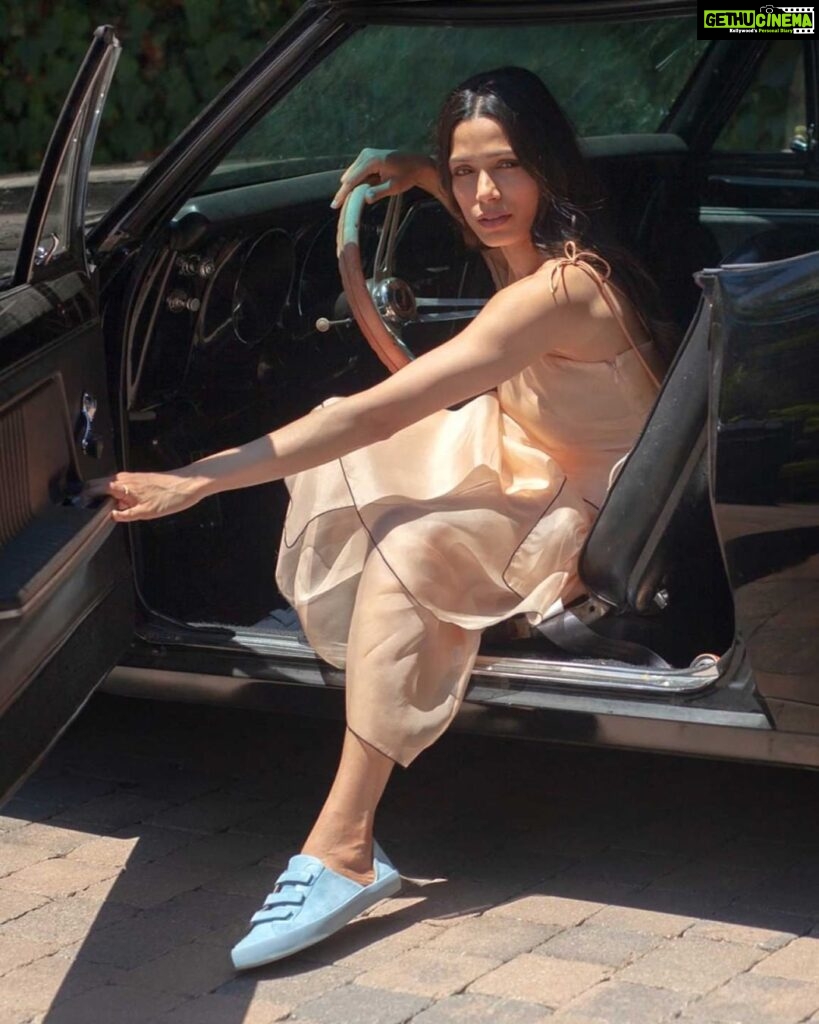 Freida Pinto Instagram - Today is the day!! Meet the limited edition pop of color from @fredasalvador and I. The perfect sneaker color for all seasons. You can dress it up, or dress it down. The best part is that all proceeds from the sale of this sneaker go to @girlsclubny so you can rock your sneakers knowing you are empowering a new generation of girls to accomplish whatever they set their hearts to! Go get your LIBBY in blue today and tag us in your photos! The more you wear them the comfier they become.