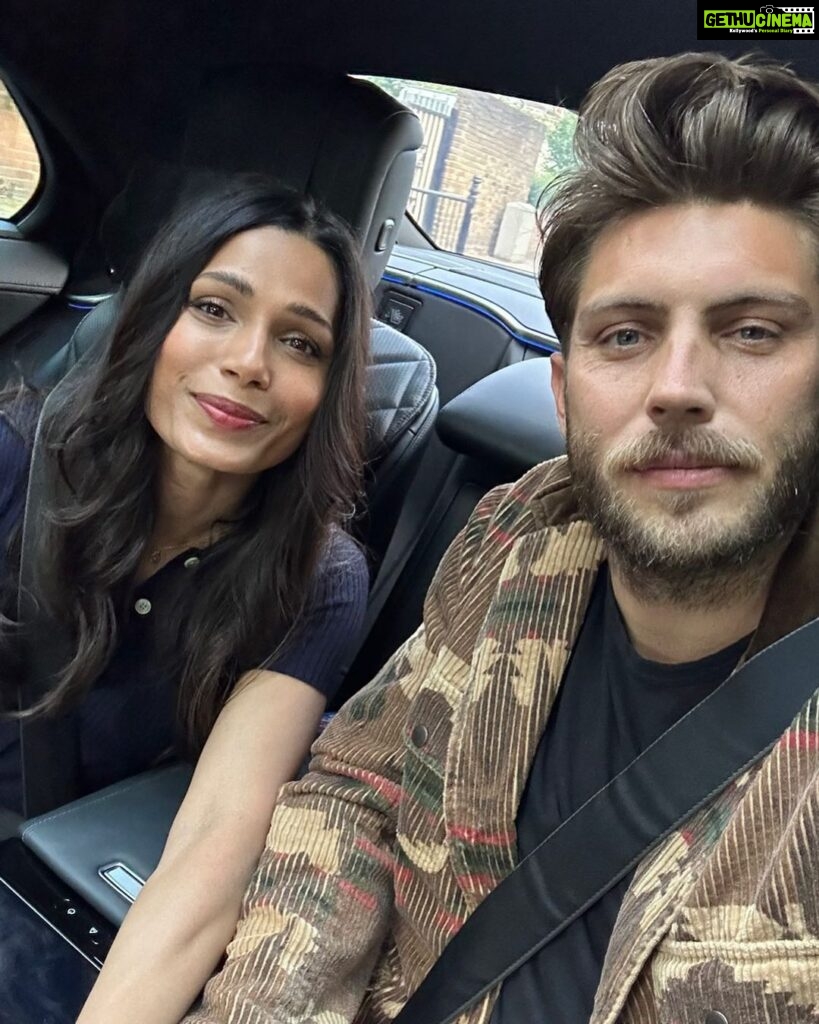 Freida Pinto Instagram - “Your heart knows the way. Run in that direction.” ~ Rumi Fun fact, Cory and I send each other love poems (especially Rumi ones). What’s your favorite tradition with your partner? London, Unιted Kingdom
