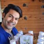 Ganesh Venkatraman Instagram – For a person who believes that ‘Health is the Biggest Investment in Life’ this is indeed a Priceless gift ❤… Thank u Team InStrength and @drashwinvijay 🤗 

Many congratulations on completing a Year 👍👍
I am a ‘Positivity Soldier’ in ur Mission to create a disease Free India… Love and support always🤗

#drashwinvijay #instrength #healthylifestyle #anniversary #healthsupplements